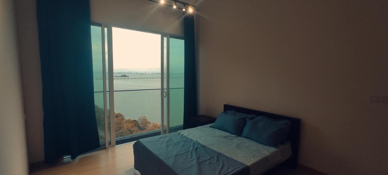 Infinite Seaview With Penang Bridge Suite With Sunrise Up To 11 Person Bayan Lepas Exterior foto